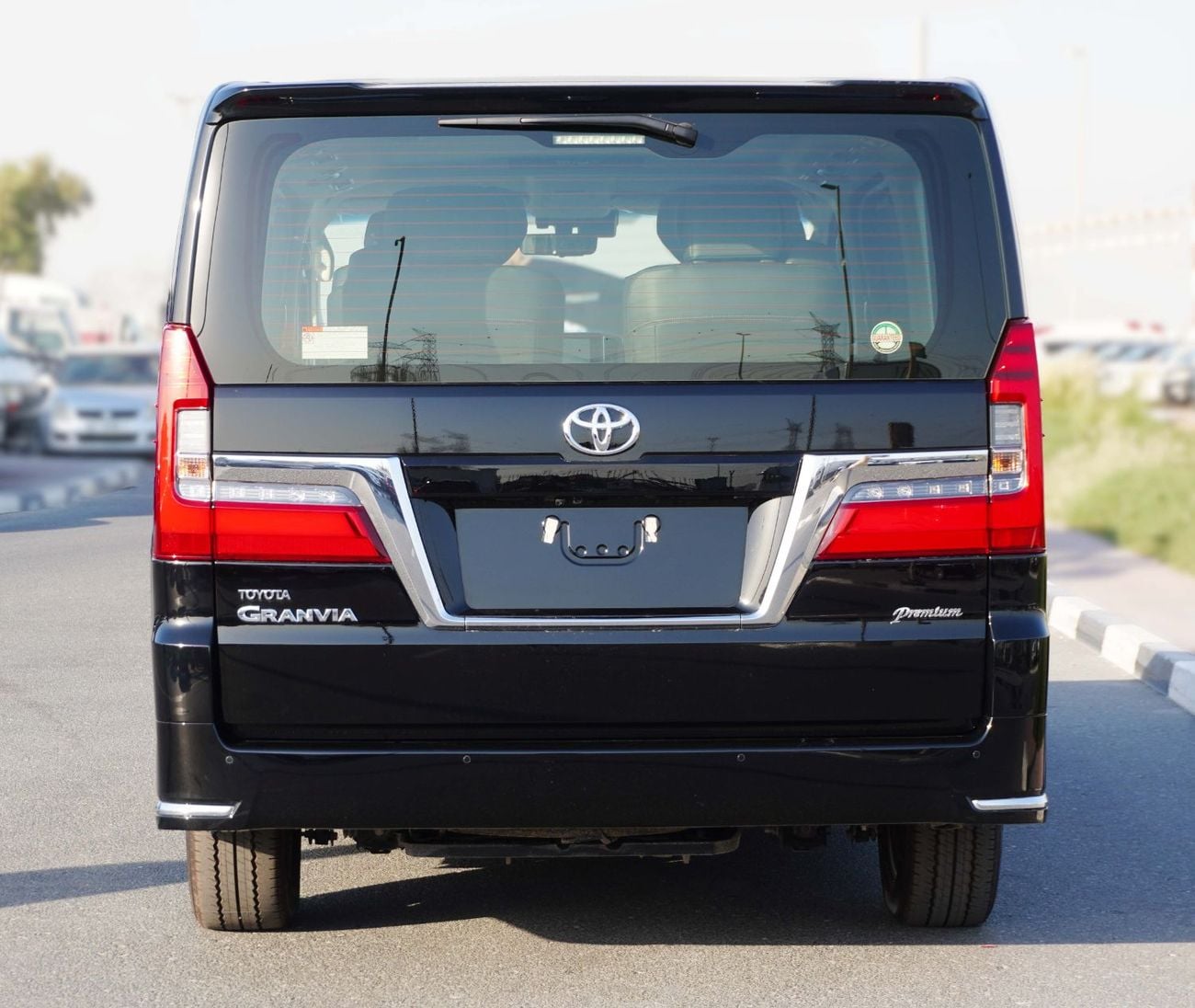 تويوتا جرافينا PREMIUM 3.5L LUXURY VAN 2026 MODEL