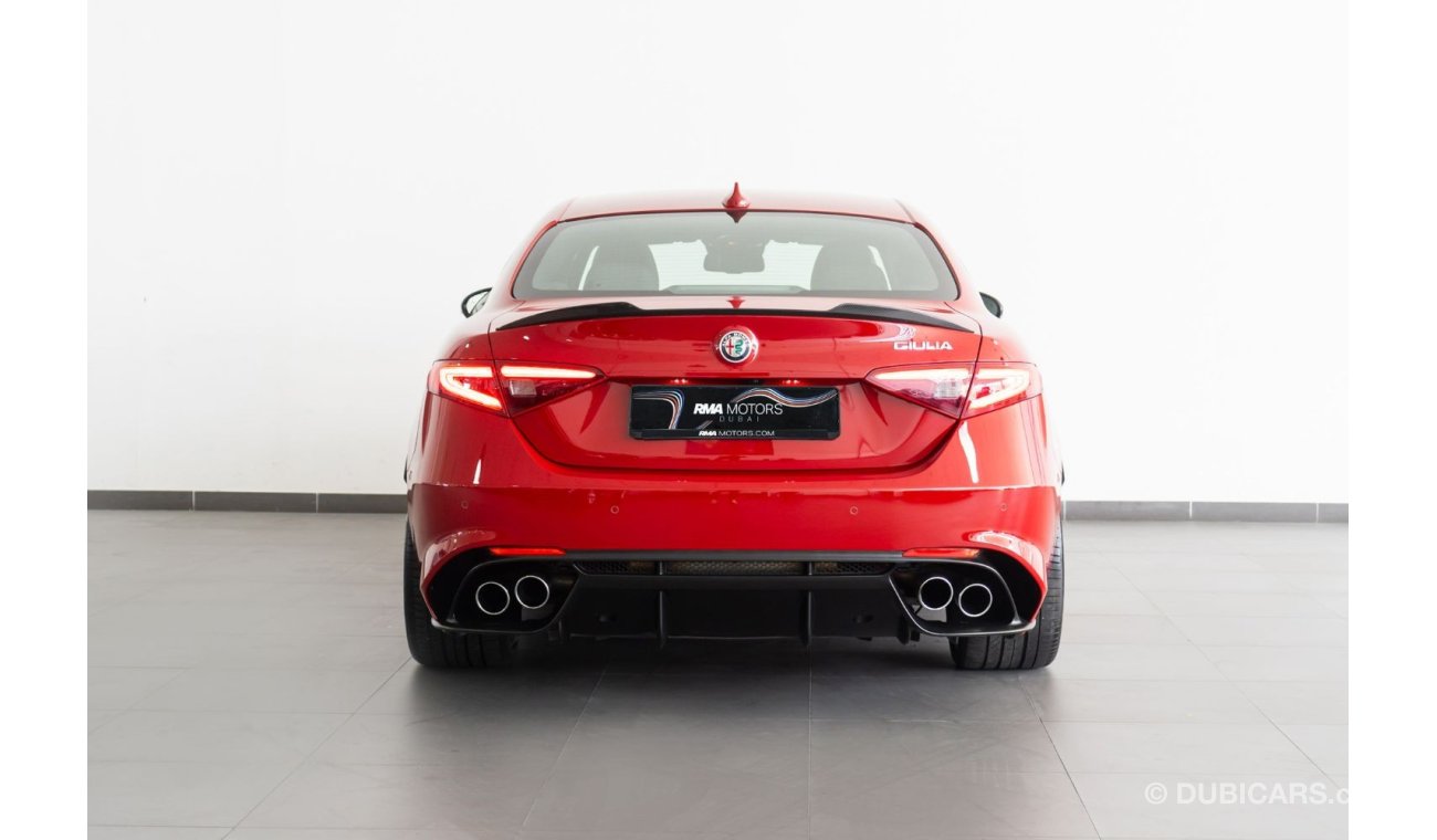 Alfa Romeo Giulia Quadrifoglio 2018 Alfa Romeo Giulia Quadrifoglio / Alfa Romeo Warranty & Alfa Romeo Service Pack