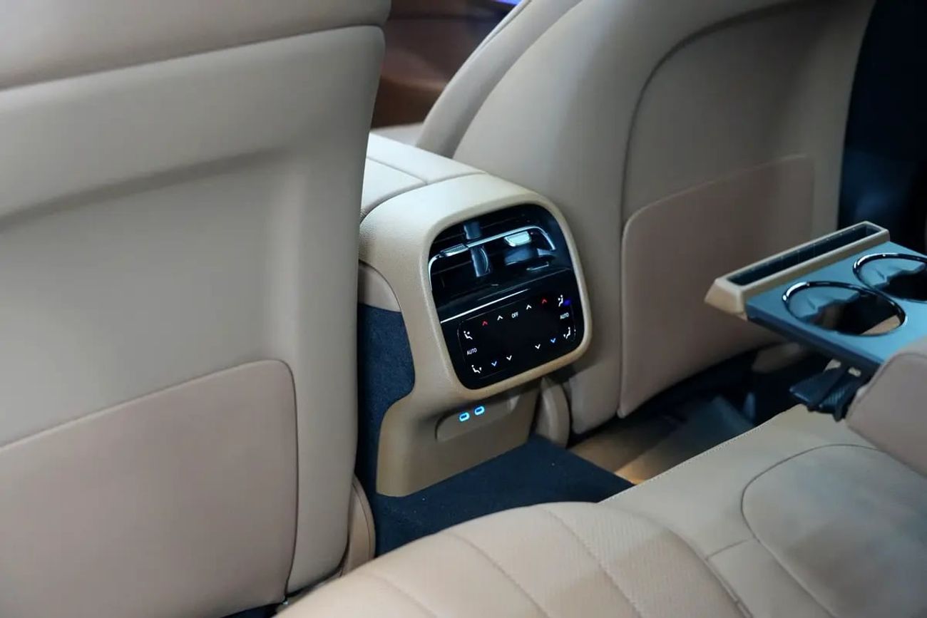 مرسيدس بنز E300 E 300 | GCC 0km | Agency Warranty | AMG Package