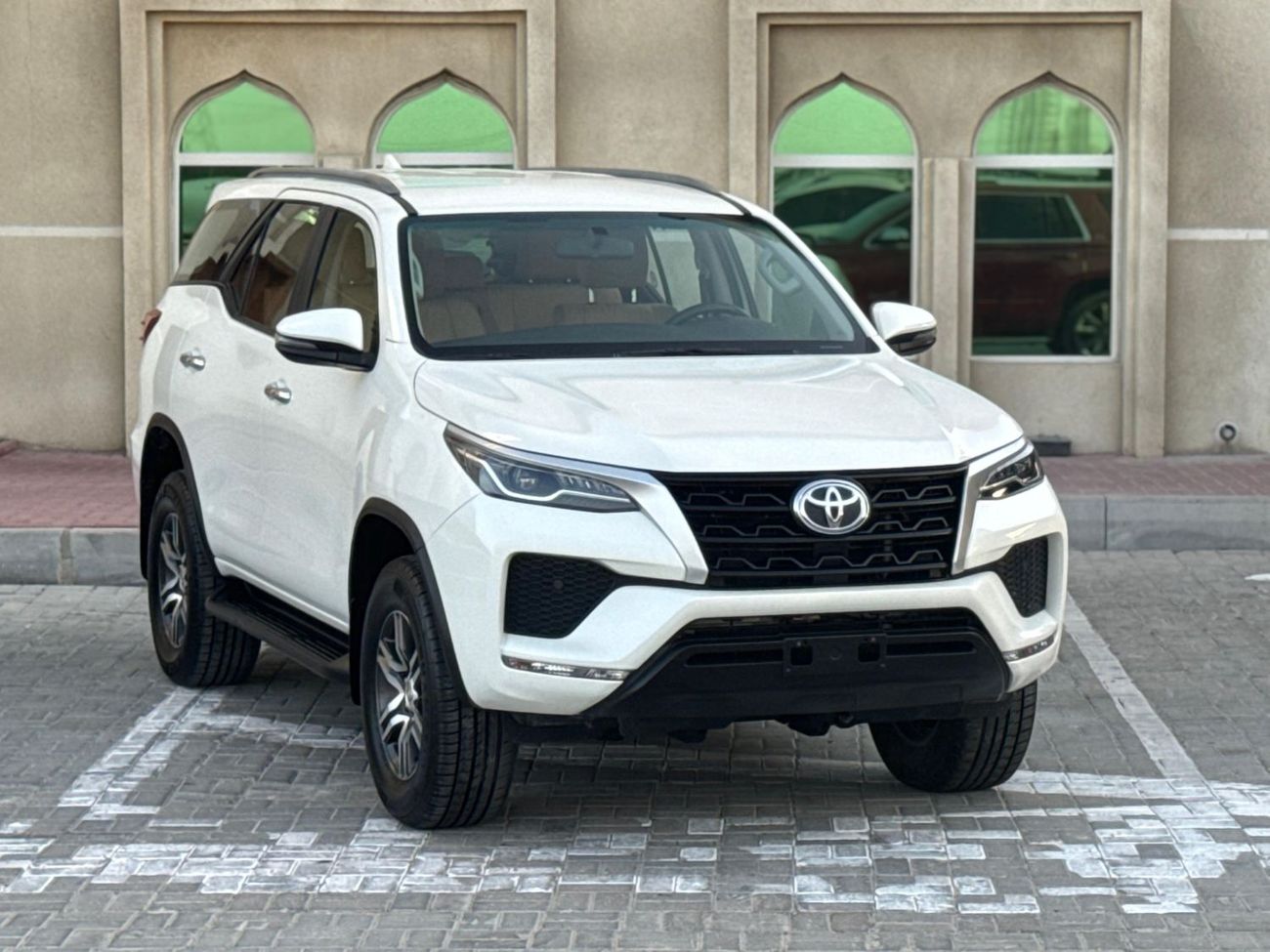 Toyota Fortuner 2.7L EXR LHD Automatic Petrol SUV AWD 7 Seats 5 Doors