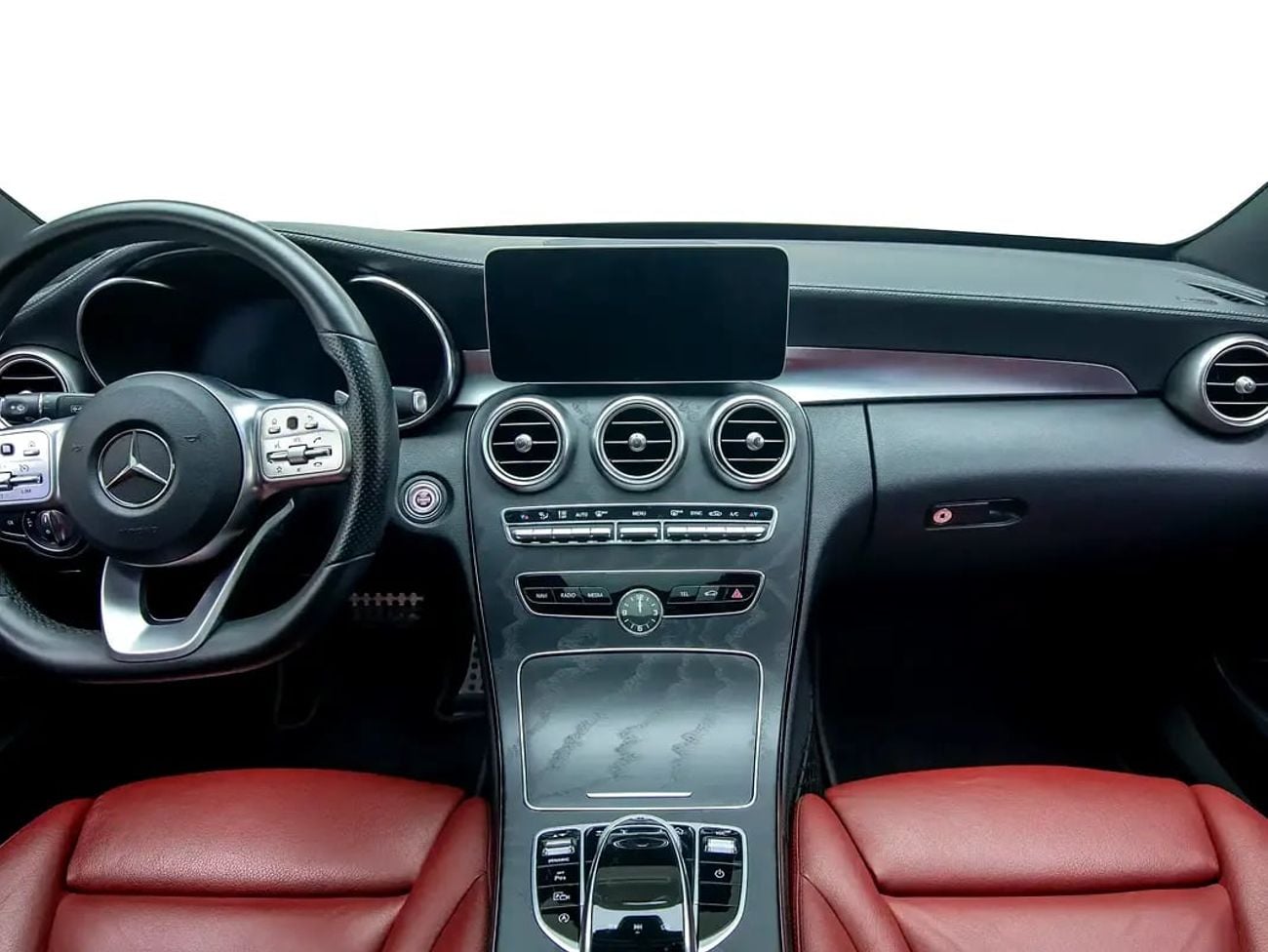 Mercedes Benz C200 C200 | GCC Specification | Silver Exterior | Luxury Sedan