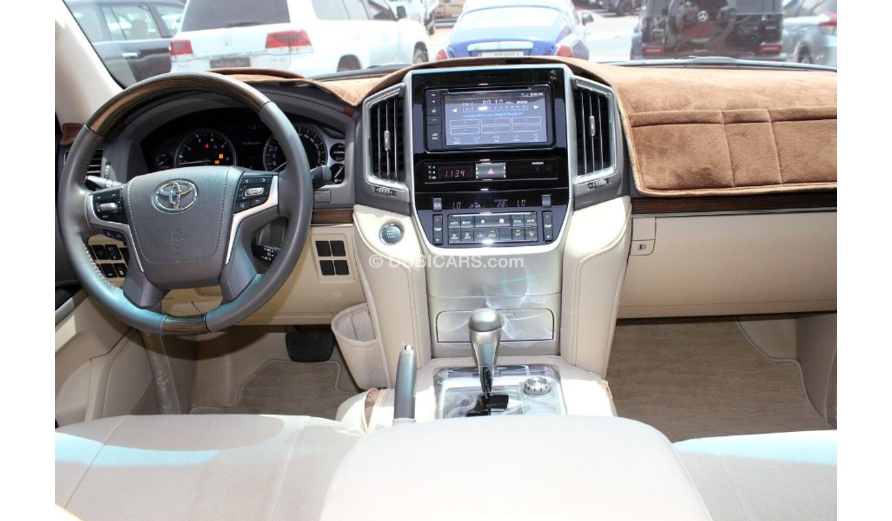 Toyota Land Cruiser (2020) EXR V8 5.7, GCC, UNDER WARRANTY FROM LOCAL DEALER