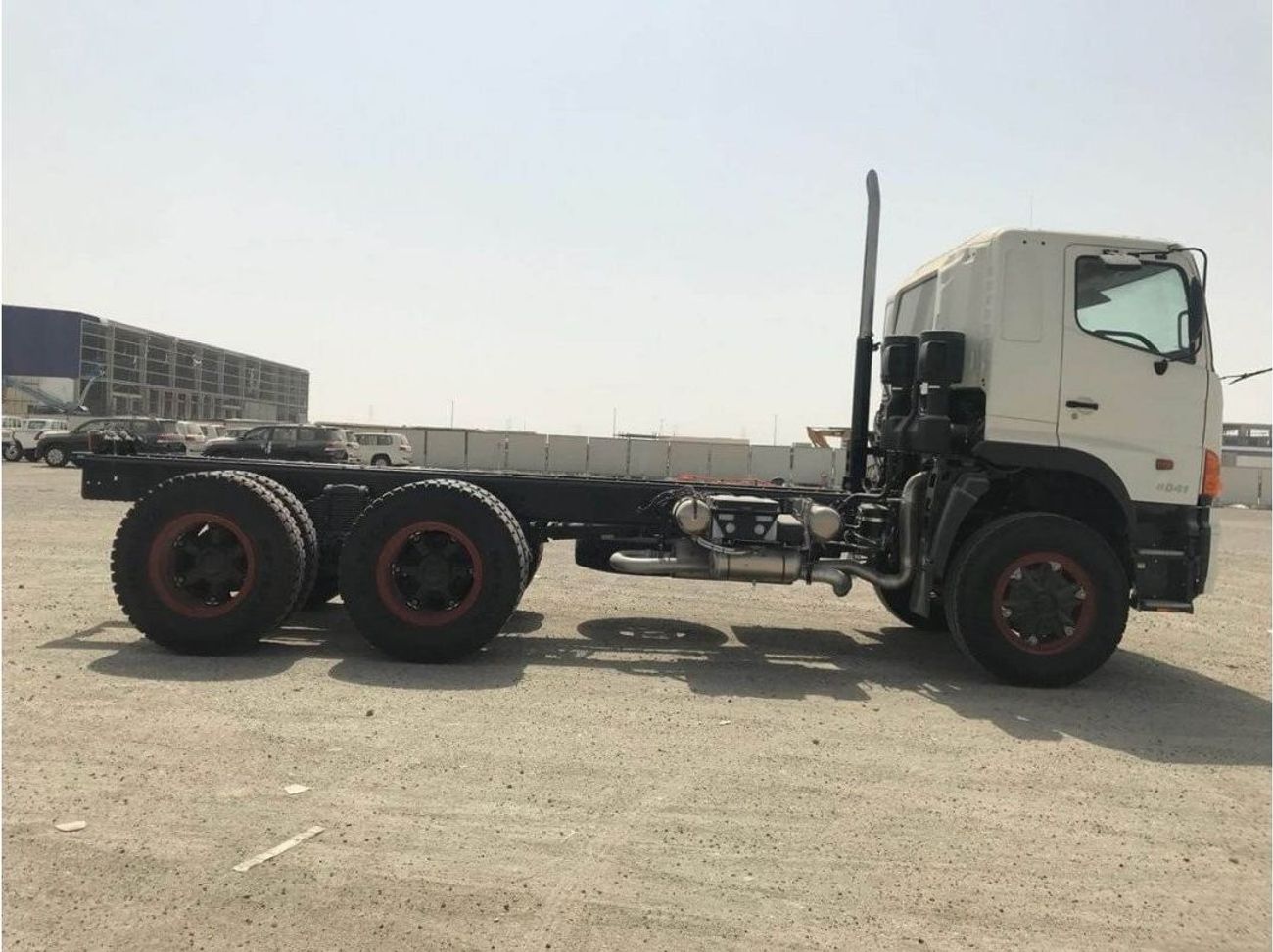 Hino 700 4041  100 ton