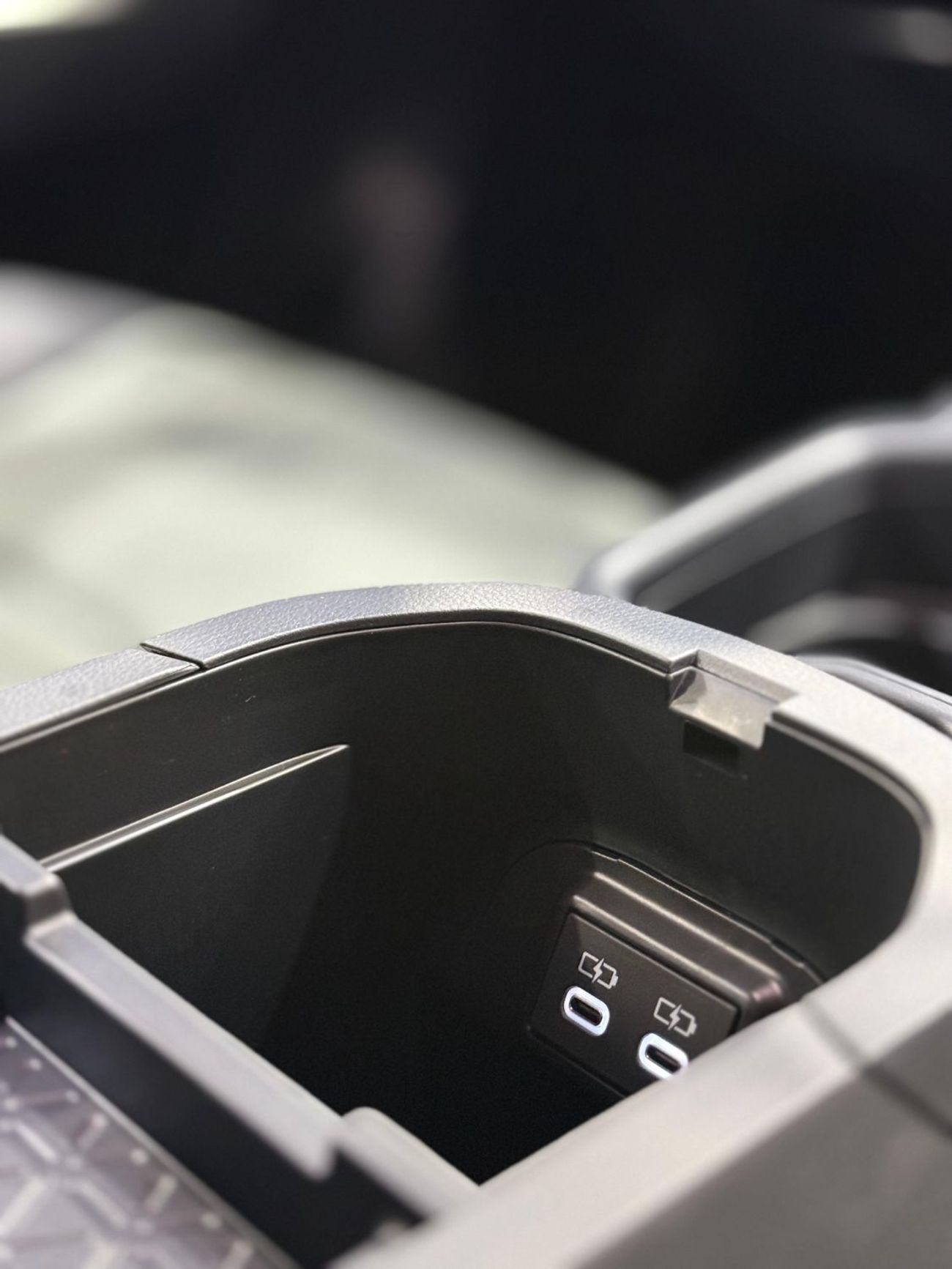 Toyota RAV4 ✨(*Toyota RAV4/Adventure)*✨ *Model*: 2025 *Price*: 130,000 AED *Mileage*: 0 km/h  (*GCC specificatio