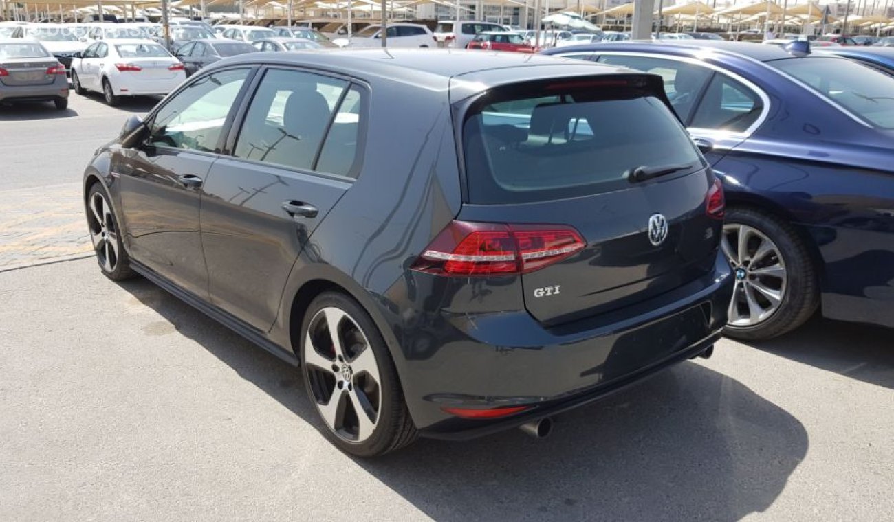 فولكس واجن جولف 2016 GTI gcc specs Full options clean car