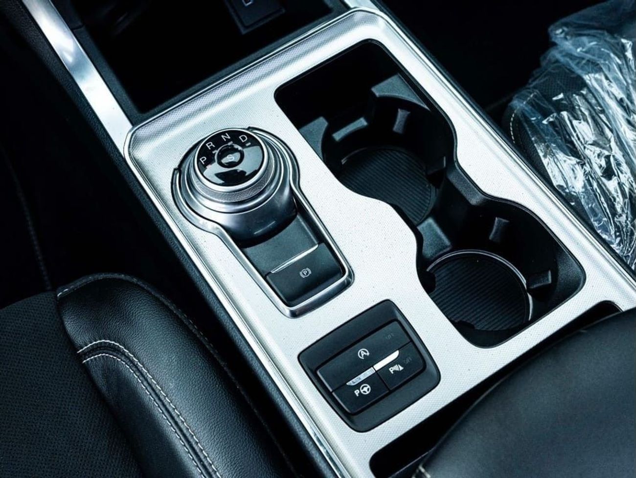 Ford Edge ST 2.7T V6 AED 2,359 PM • EDGE ST • ONLY 12,500 KM • 2.7L TURBO V6 • FORD WARRANTY + SERVICE CONTRACT T