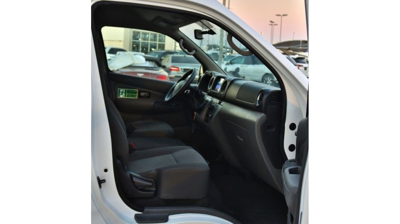 Nissan Urvan 2021 Nissan Urvan Microbus (NV350), 4-door truck, 2.5L 4-cylinder petrol, manual, front-wheel drive