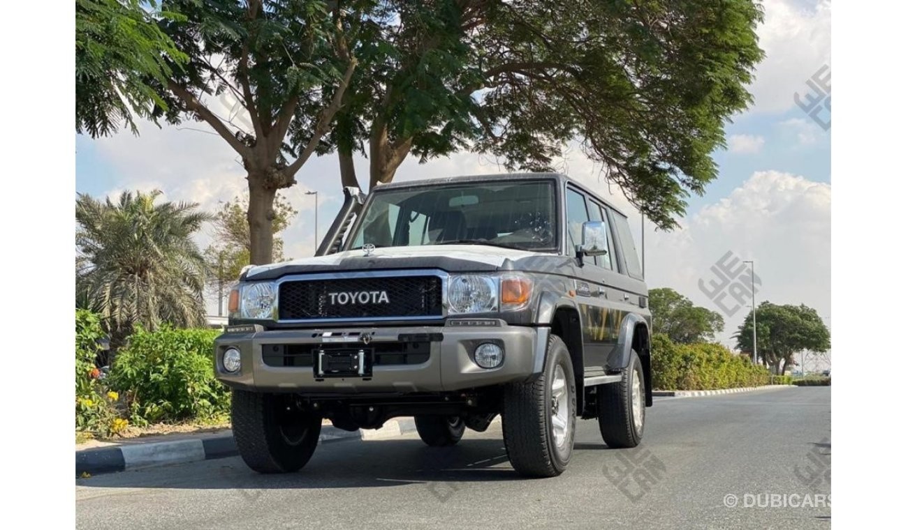Toyota Land Cruiser Hard Top LXG 76 ( ONLY FOR EXPORT )