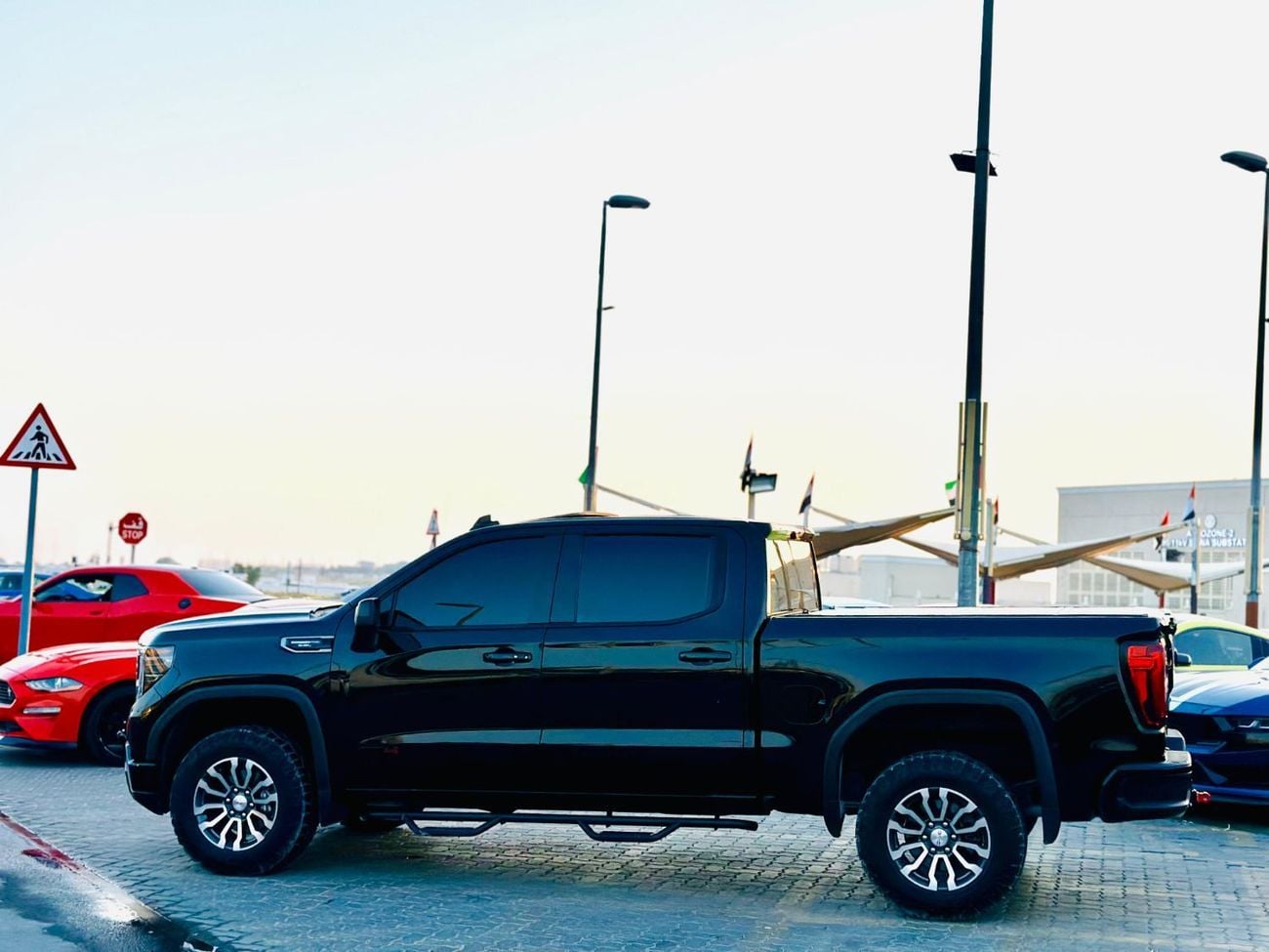 GMC Sierra 1500 CREWCAB AT4 | Monthly 2600/- | 0% DP | Paddle Shifters | Sunroof | # 07618R