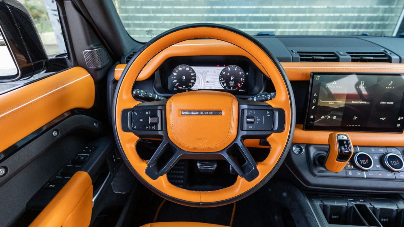 Land Rover Defender P400 110 SE 3.0L (5 Seater)