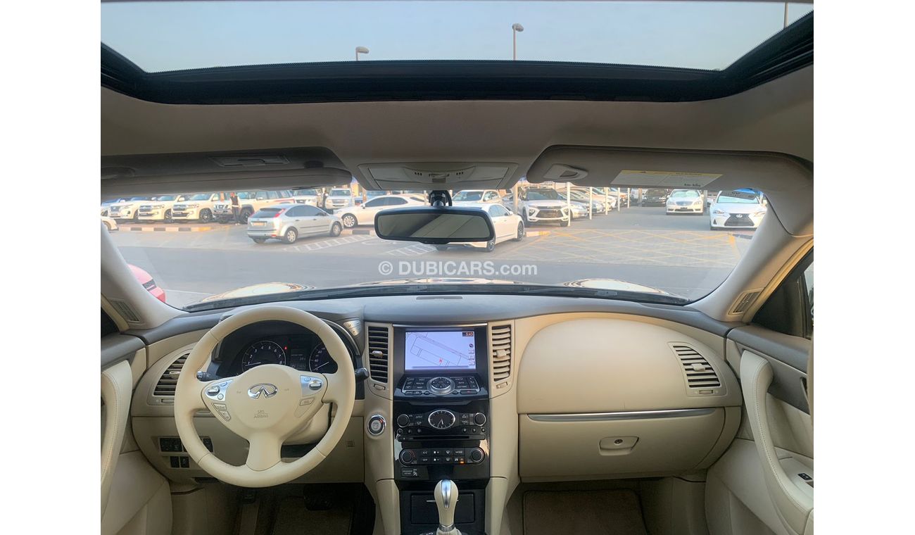 Infiniti QX70 Infiniti QX70_Gcc_2019_Excellent_Condition _Full option