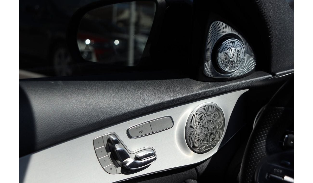 Mercedes-Benz C 300 MERCEDES-BENZ C300 / 2021 / USA / 2.0L TURBO / 28,000KM /