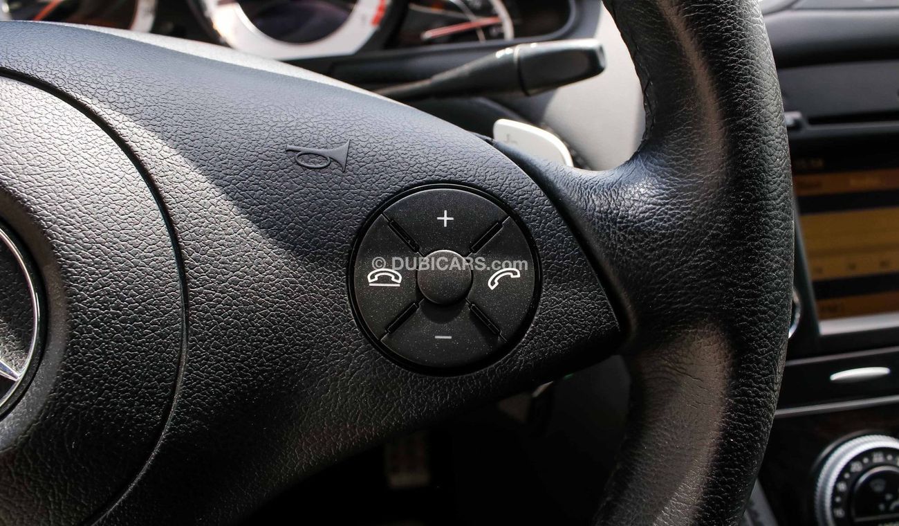 Mercedes-Benz SL 550 CONVERTIBLE