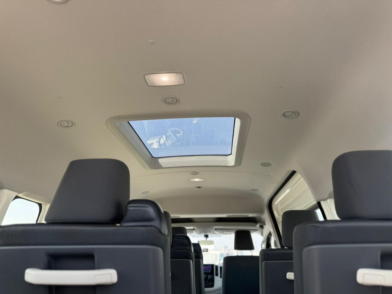 Toyota Hiace TOYOTA HIACE 2.8L 2026 GCC MANWAL