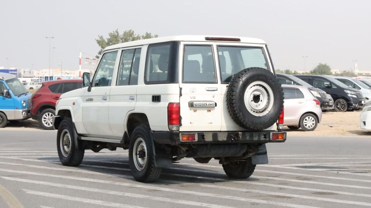 تويوتا لاند كروزر Toyota Landcruiser 2016 LC76VD right hand drive