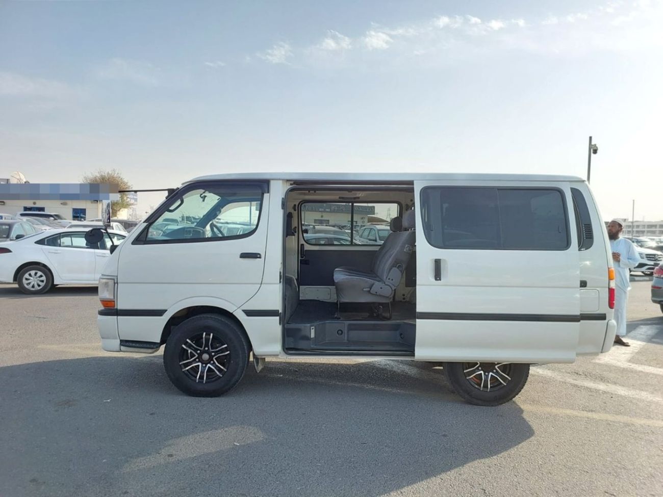 Toyota Hiace TOYOTA HIACE VAN RHD 2001 MODEL 2.0 L PETROL MANUAL(PM04621)