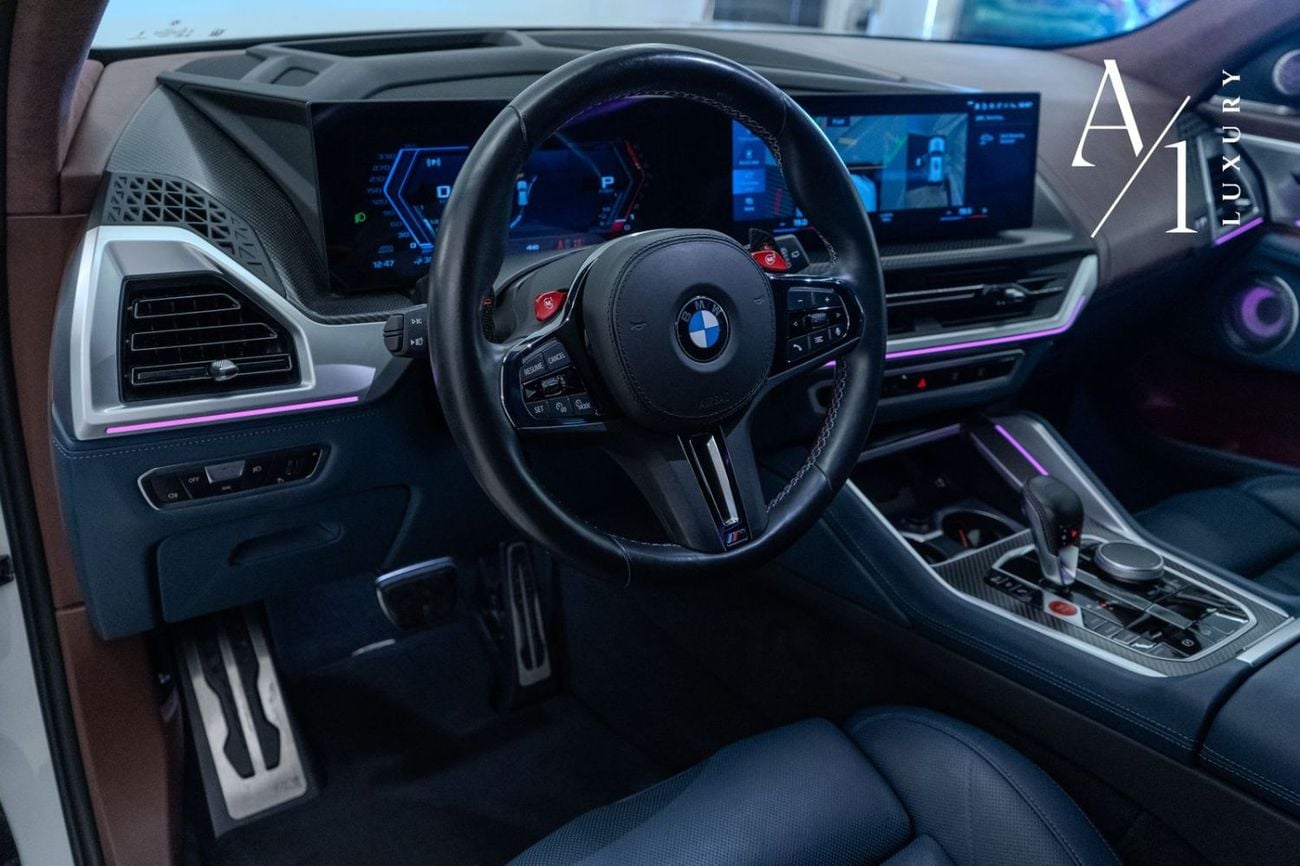 بي أم دبليو XM 2023 BMW XM, May 2027 BMW Warranty + Service Pack, Fully Loaded, Very Low Kms, GCC