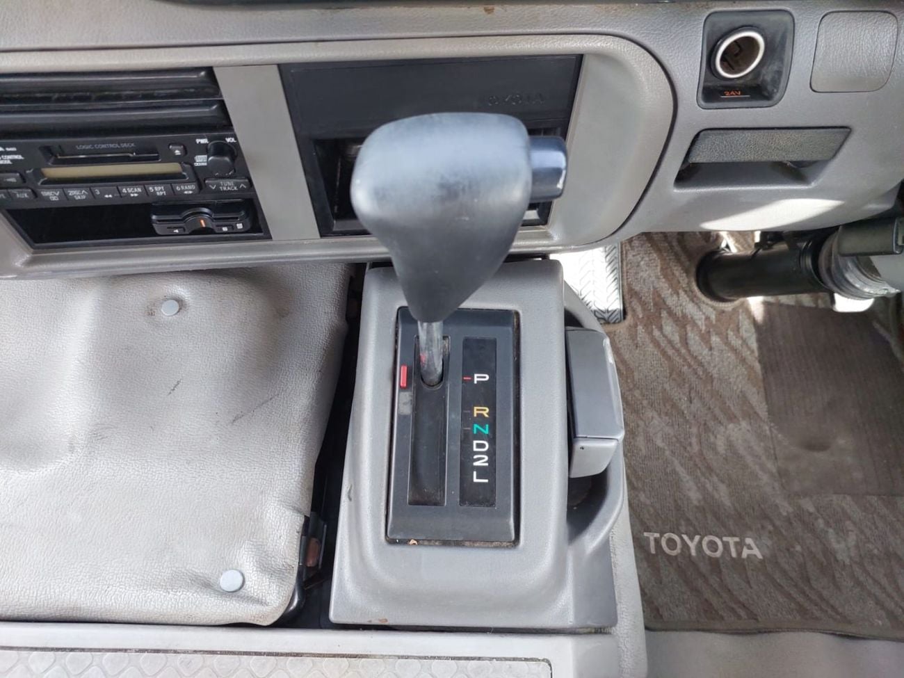 Toyota Coaster TOYOTA COASTER BUS RHD 2005 MODEL 4.0 L DIESEL AUTOMATIC(PM51046)