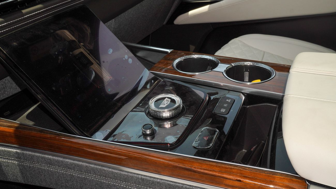 Cadillac Escalade 600