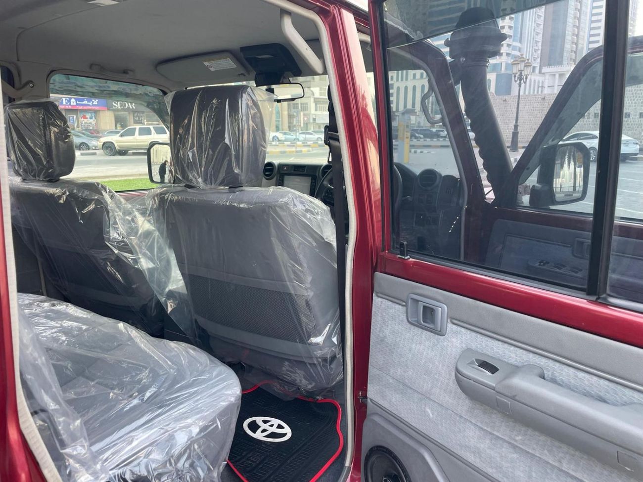 تويوتا لاند كروزر بيك آب PICKUP DLX Winch 4.5L Toyota Landcruiser 79 series dual cab V8  Export from Australia