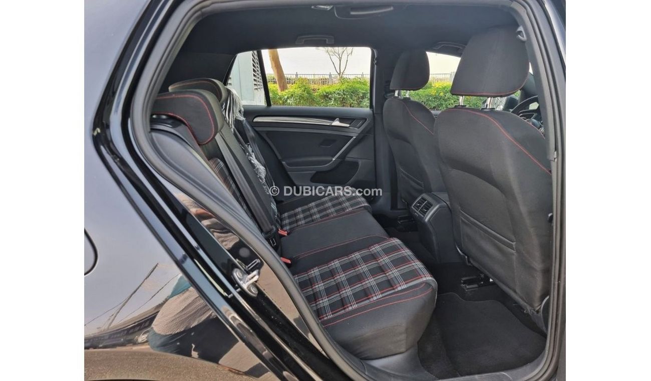 Volkswagen Golf GTI GTI 2L-V4-GCC-Excellent Condition - warranty