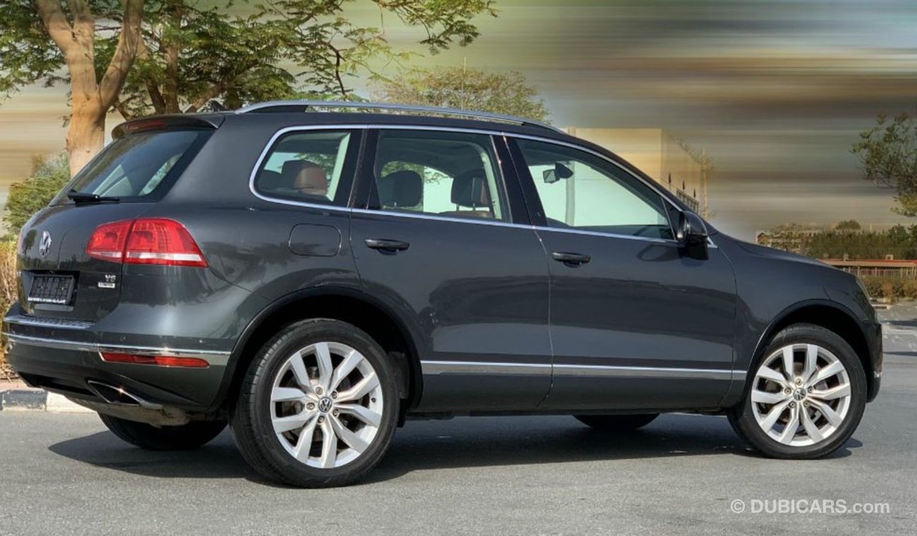 Volkswagen Touareg GCC - VOLKSWAGEN TOUAREG 2015 - WARRANTY - EXCELLENT CONDITION - VAT INCLUSIVE