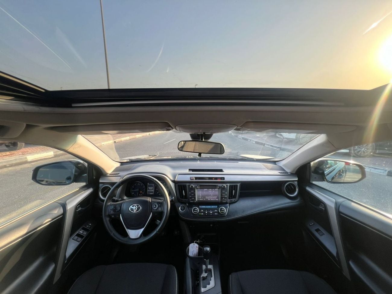 Toyota RAV4  2018 - 2.5L V4-RearCam-AWD 4x4 - Push Start -Sunroof