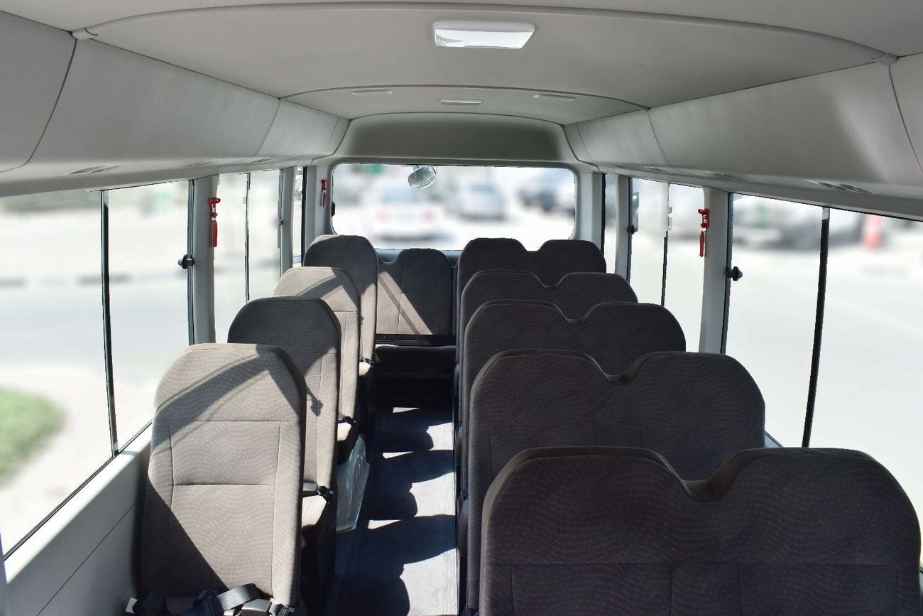 تويوتا كوستر 2.7L (23-Seater)