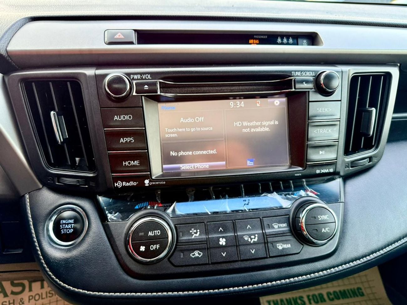 Toyota RAV4 2018 Toyota Rav4 XLE  ADVENTURE 4x4 AWD Full Option