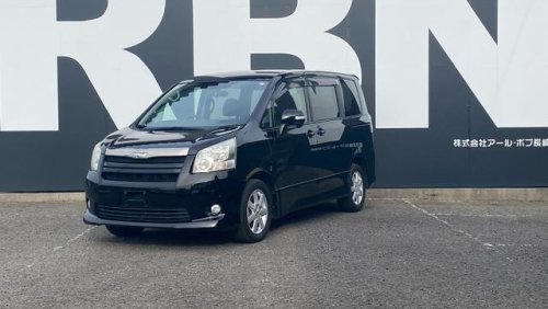 Toyota Noah ZRR70W