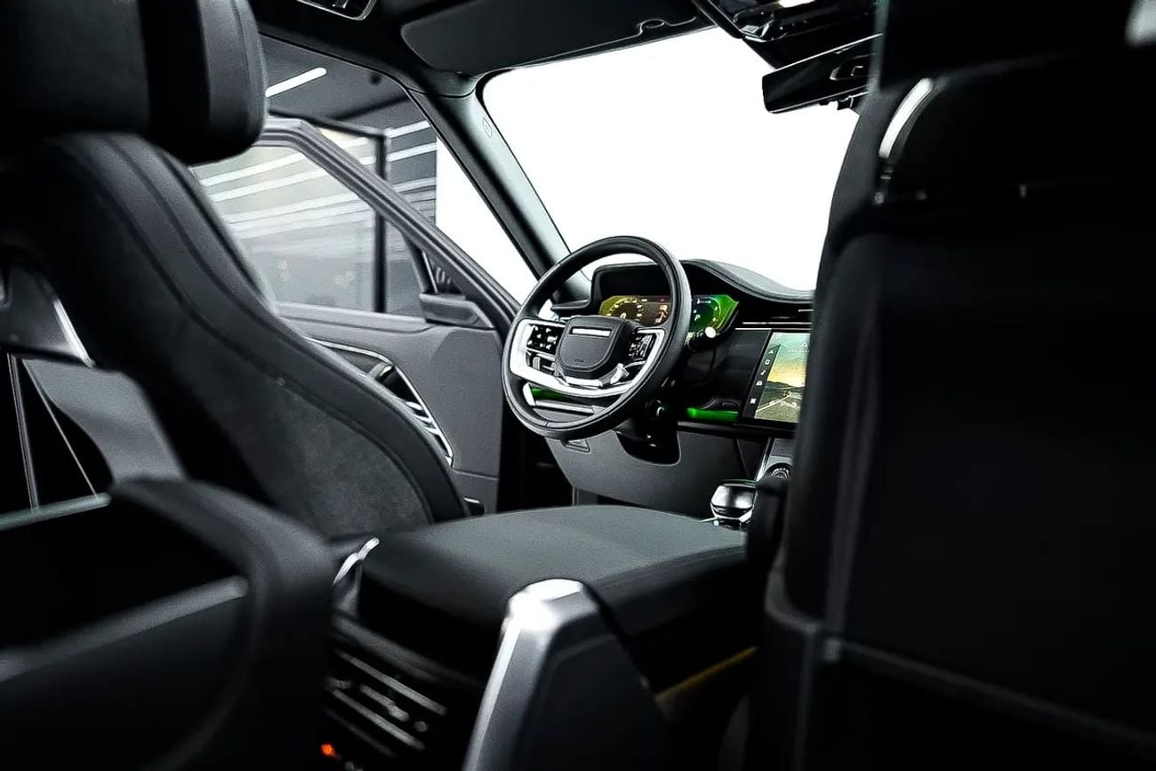 Land Rover Range Rover Autobiography SV 5.0L MIDDLE EAST SPECS | SV P530 | REAR TVS | LEG REST TWO TONE INTERIOR