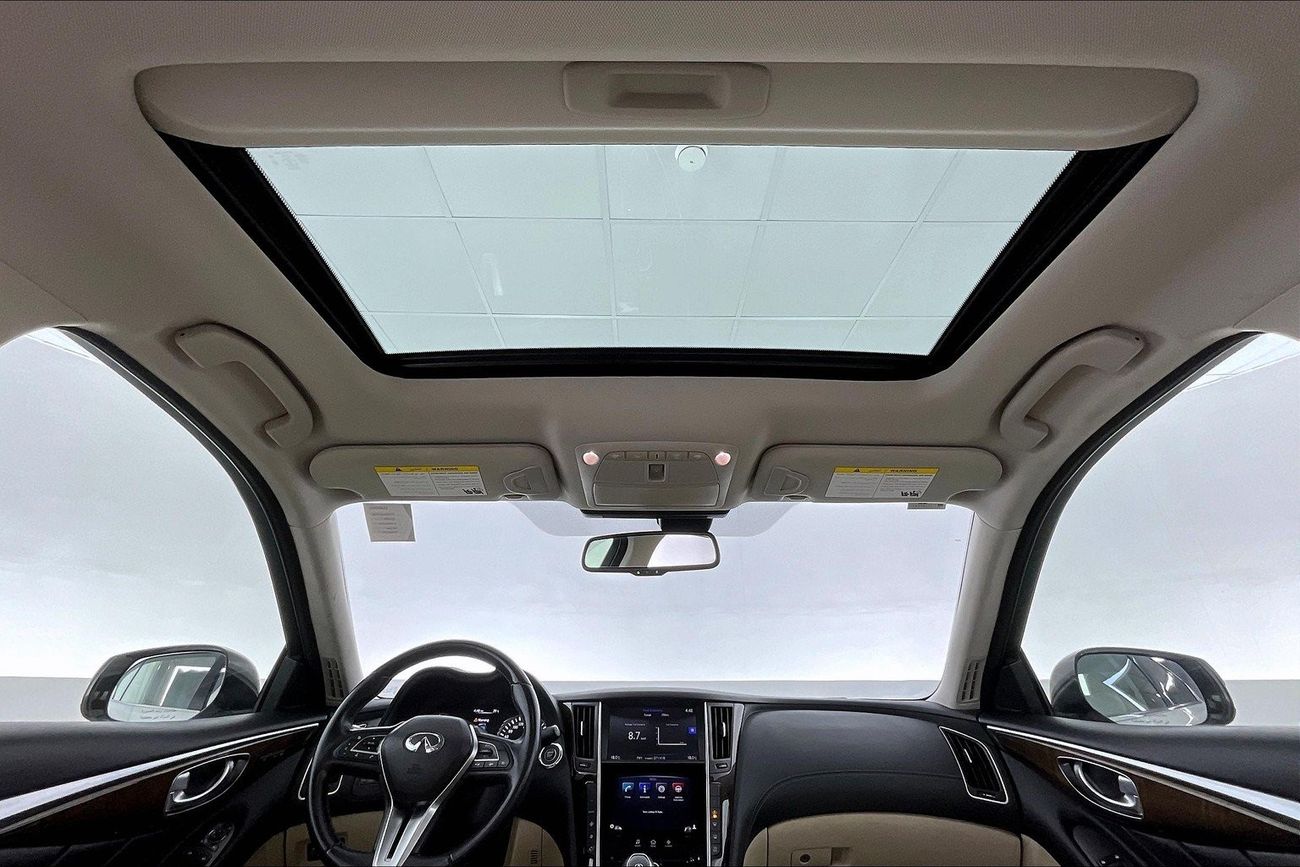 Infiniti Q50 Premium / Luxe