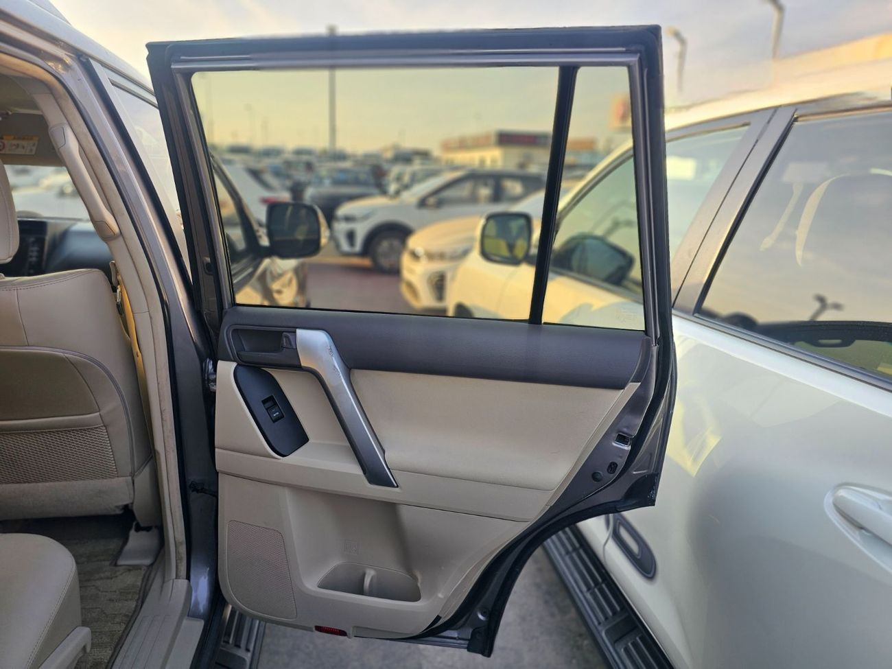 تويوتا برادو Toyota land cruiser Prado year 2022 FULL OPTION petrol engine brown color automatic transmission v6