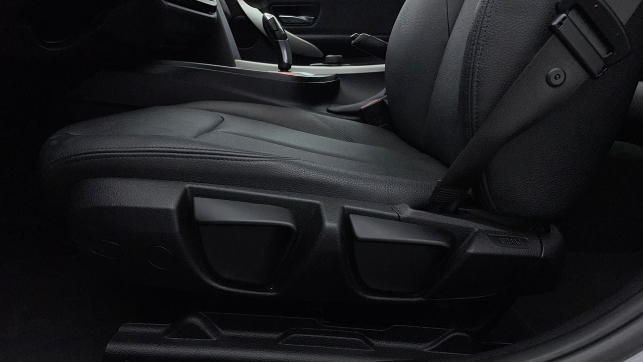 BMW 318i EXCLUSIVE 1.5 | Zero Down Payment | Free Home Test Drive