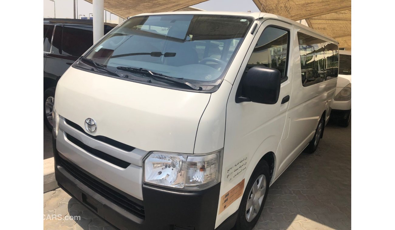 Toyota Hiace Toyota Hiace Bus 13 seater,model:2016. Excellent condition