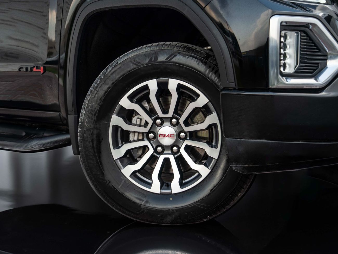 جي أم سي سييرا 5.3L V8 AT4 Crew Cab (AWD)