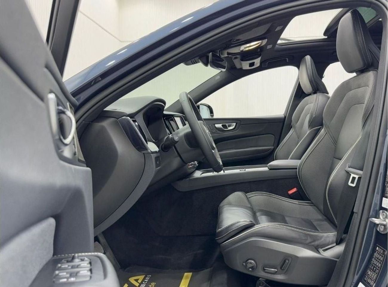 Volvo XC60 B5 Inscription 2024 Volvo XC60 B5 Ultimate Dark, Dec 2026 Volvo Warranty, Very Low Kms, GCC