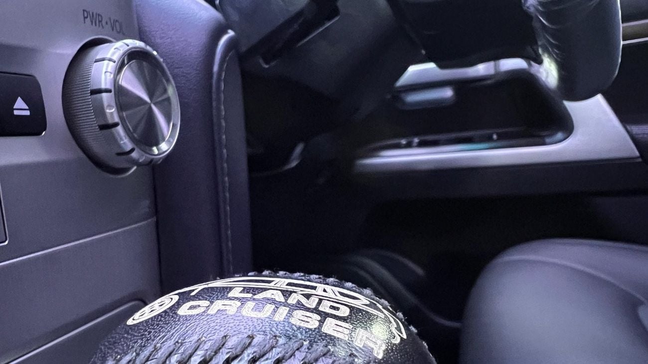 Toyota Land Cruiser Toyota Land Cruiser 2018 VXR full options RHD