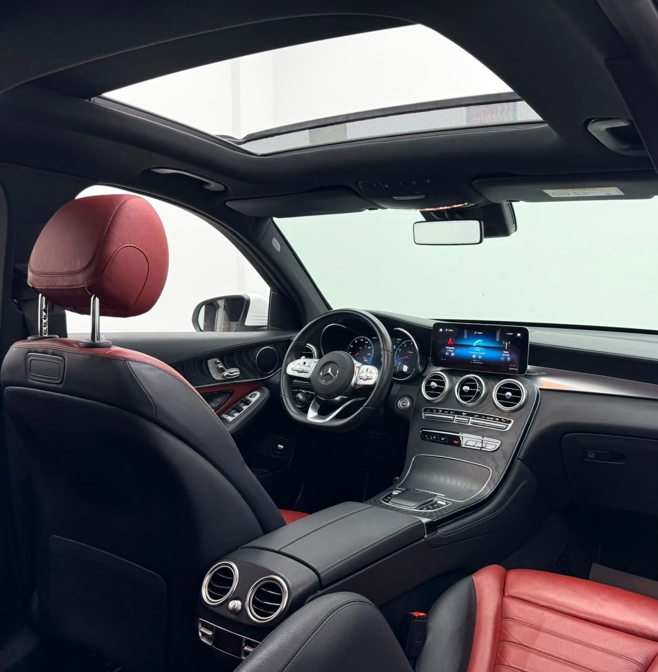 Mercedes Benz GLC 300 AMG 2020 Mercedes Benz GLC300 4MATIC, Warranty, Full Mercedes Service History, Fully Loaded, GCC