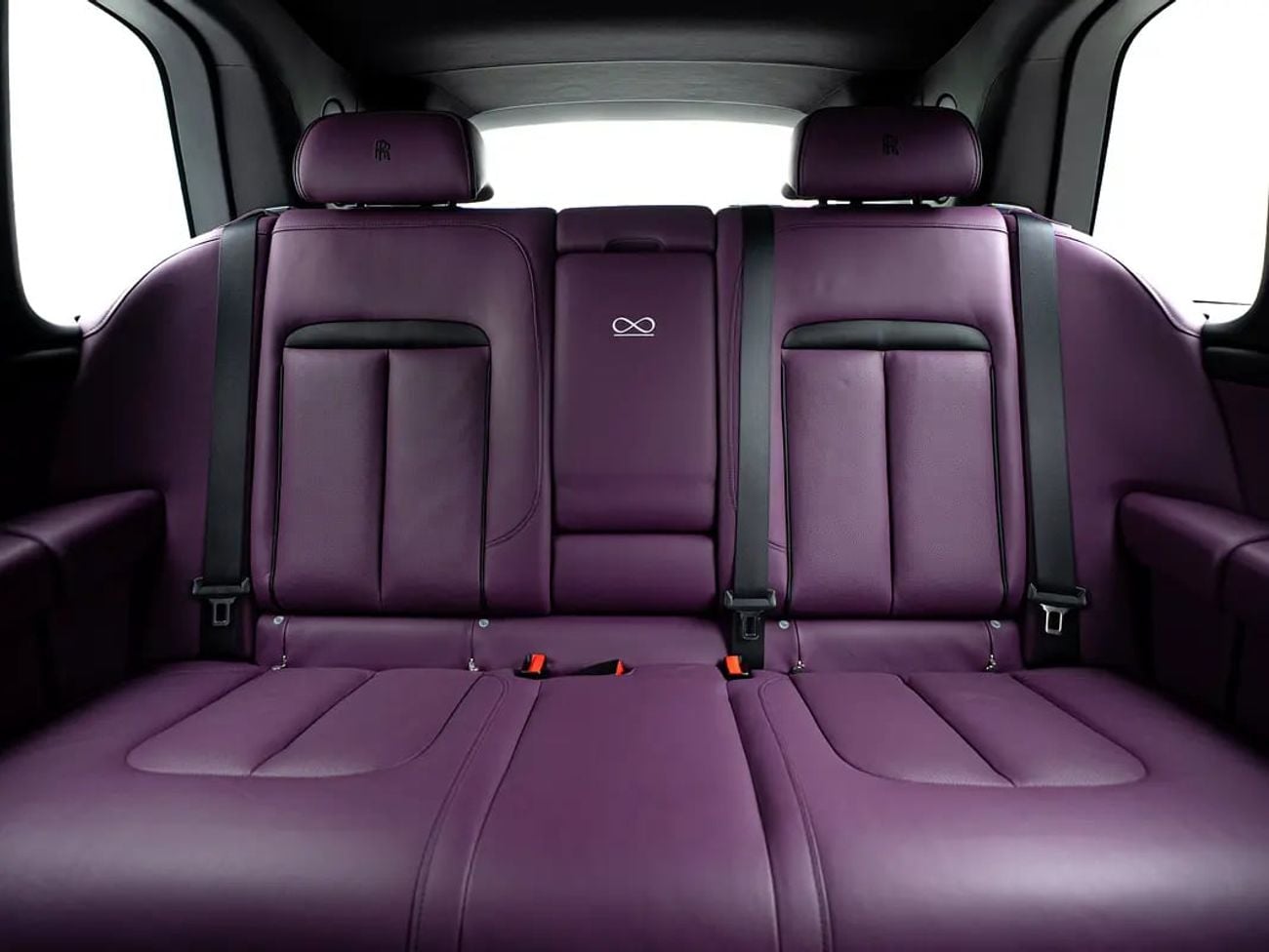 أودي RS2 Black Badge | GCC Spec | Bespoke Interior