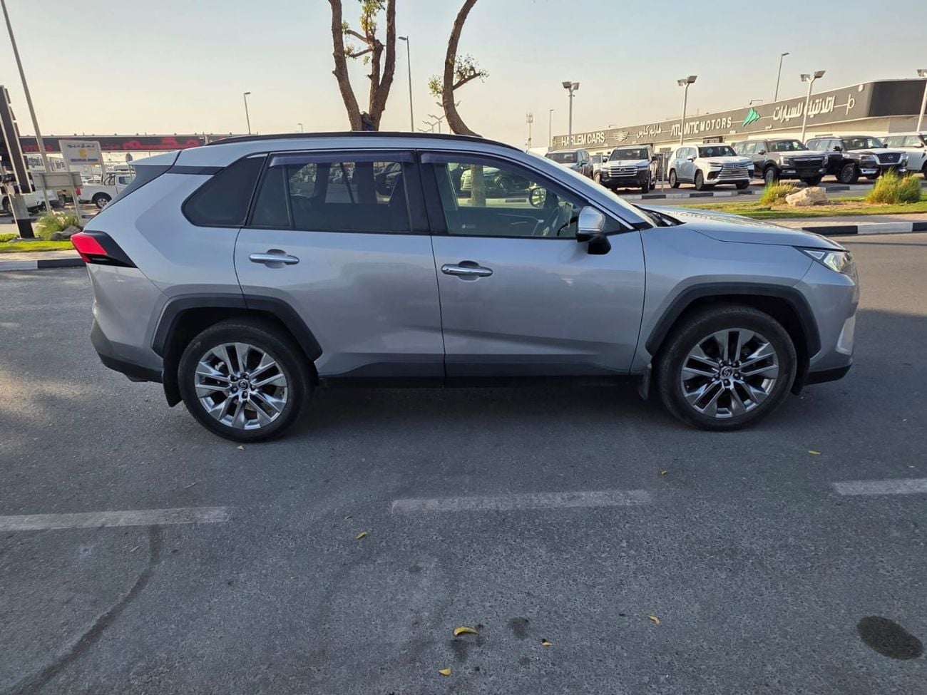 تويوتا راف ٤ EXPORT ONLY 2.0 ENGINE PETROL ENGINE 2WD FULL OPTION RAV4 CRUISER