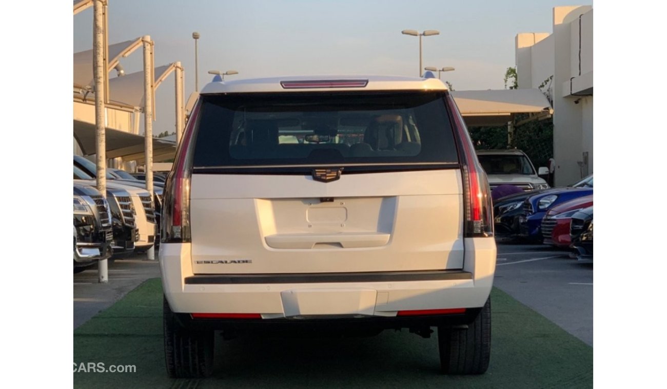 Cadillac Escalade ESV Premium