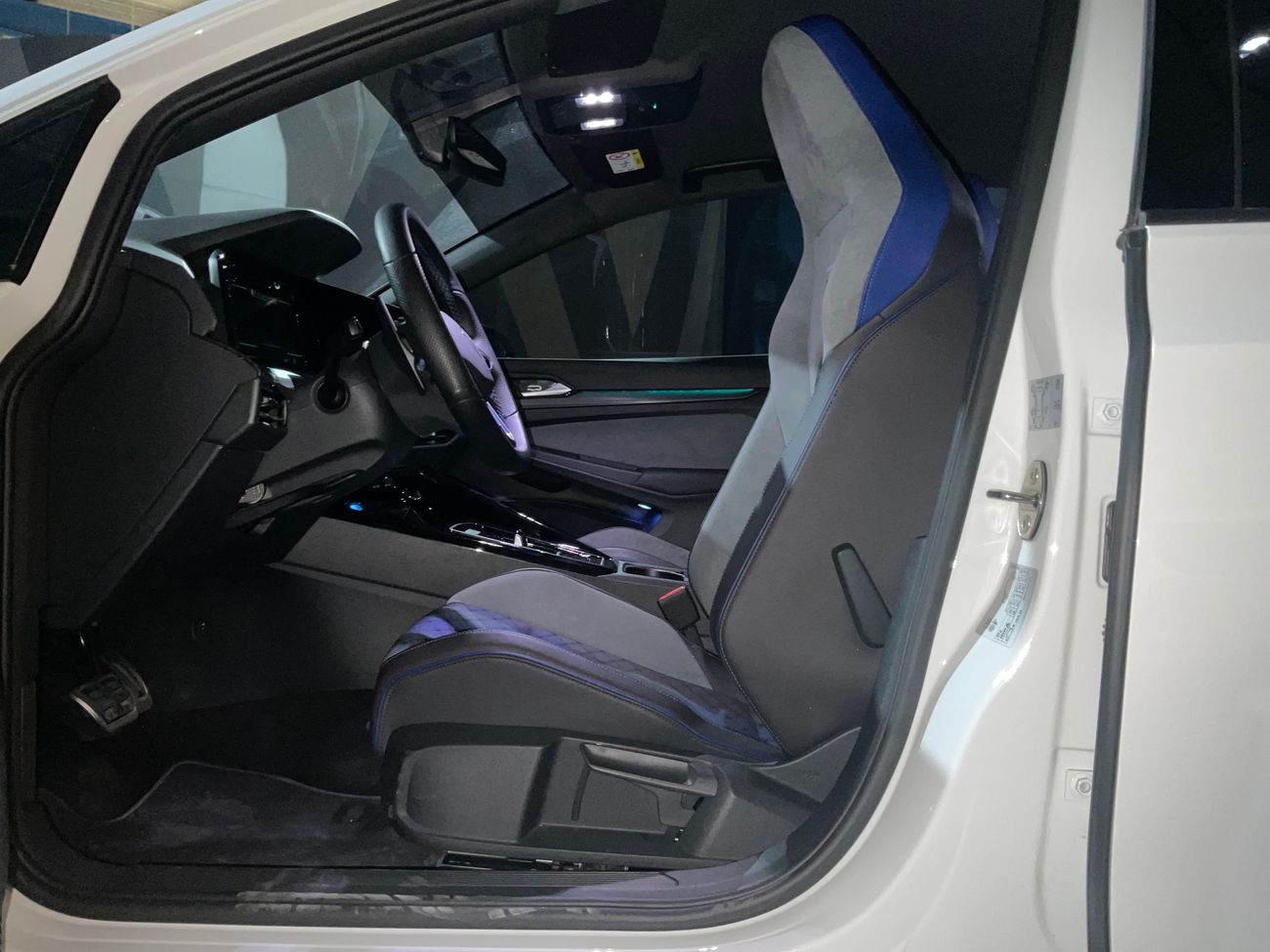 فولكس واجن جولف R (Cloth Seats) | شامل الضمان | 0 ﺪﻔﻋﺓ ﺃﻮﻟﻯ