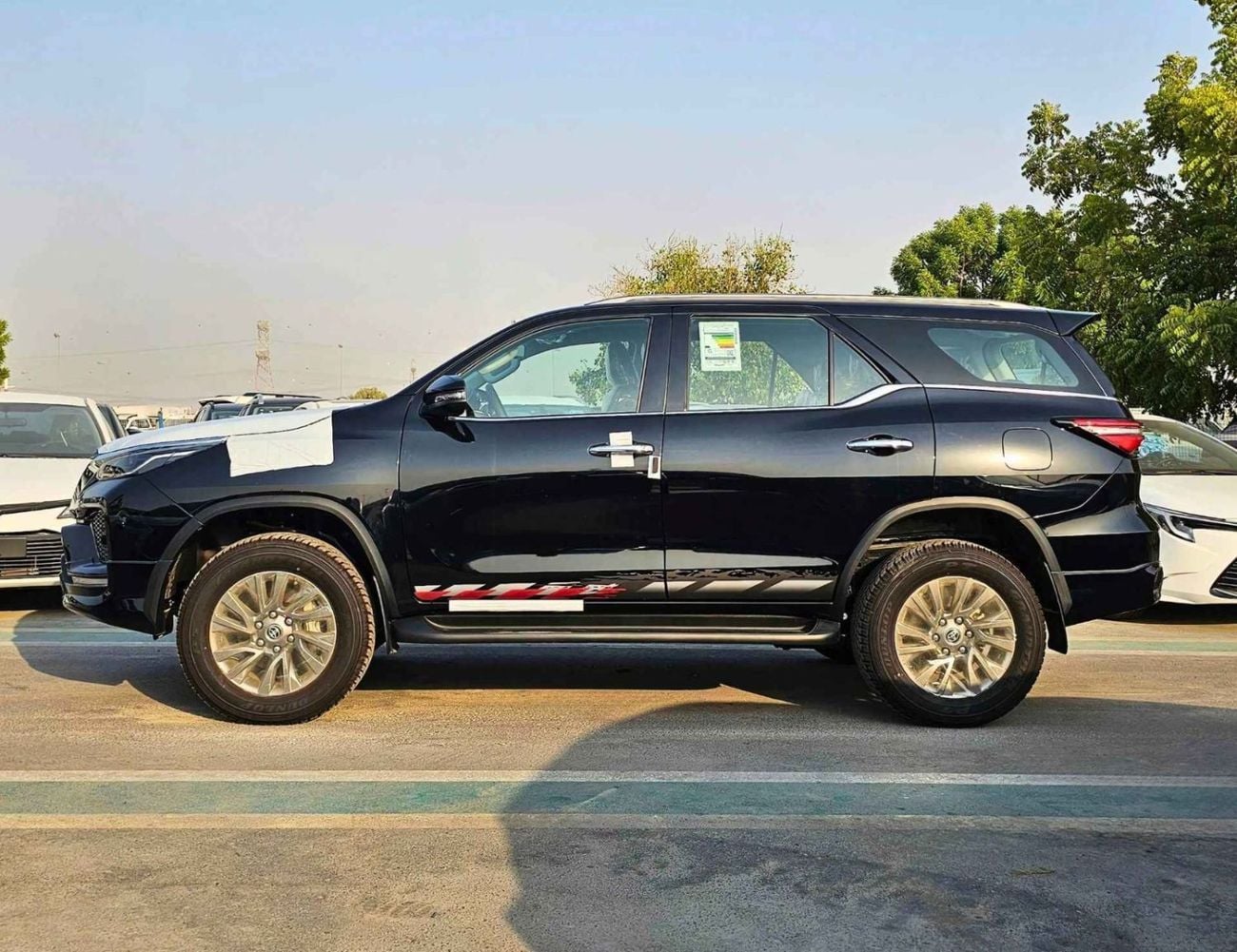 Toyota Fortuner VXR SR5 ADVENTURE / 4.0L V6 PETROL / FRONT PWR SEATS / PUSH START / DIFF LOCK AUTO A/C (CODE # F6HA)