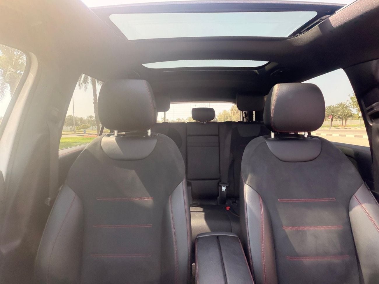 Mercedes-Benz GLB 200 Premium 1.4L (7 Seater)