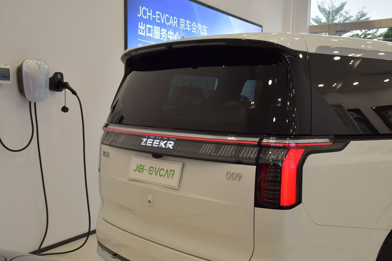 زيكر 009 Glorious Collector's Edition 4WD 108kWh