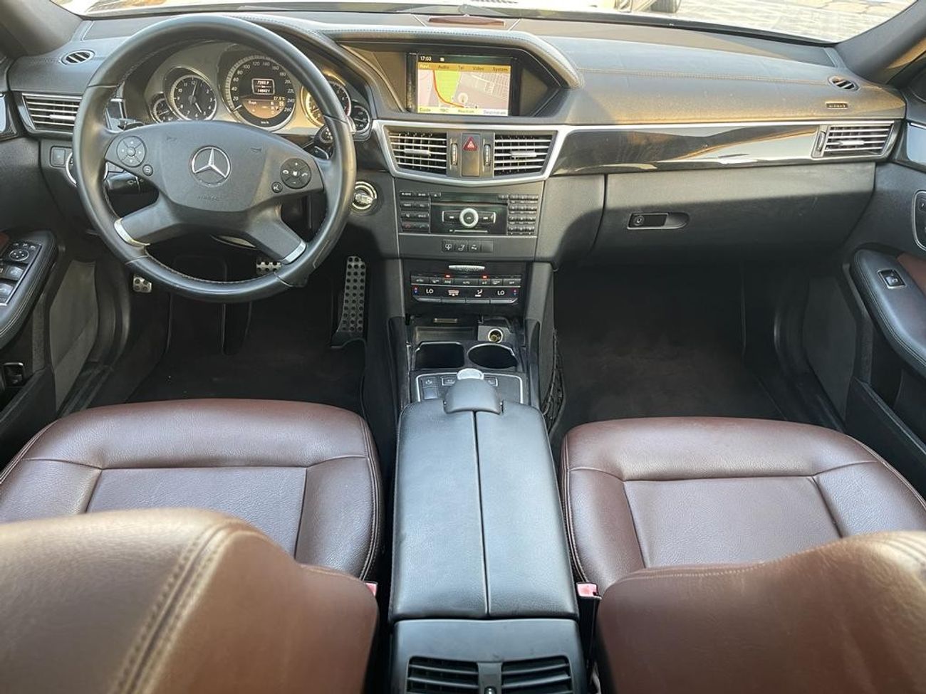 Mercedes-Benz E300 Avantgarde Mercedes E300 AMG_GCC_2012_Excellent Condition _Full option