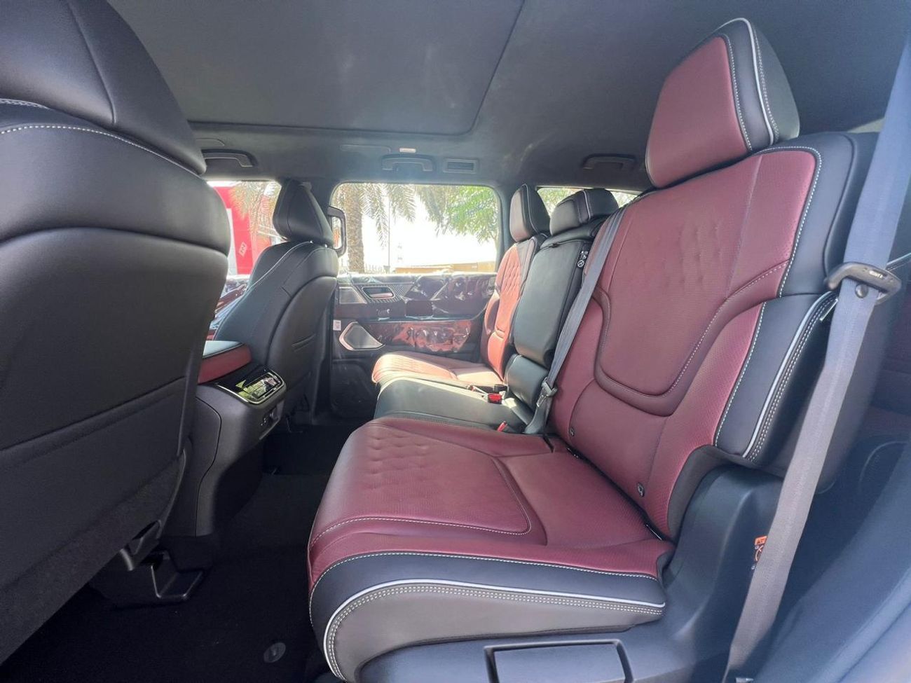 Infiniti QX80 AUTOGRAPH BENCH CHAIRS 3.5L