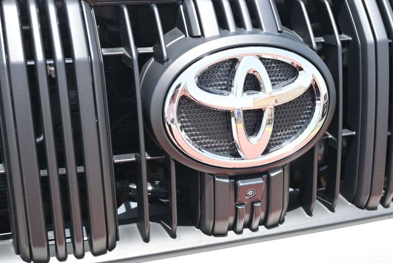 تويوتا برادو تويوتا لاندكروزر برادو 4.0 لتر TX.L بنزين ، دفع رباعي ، دفع رباعي ، 5 أبواب ، مثبت سرعة ، فتحة سقف ،