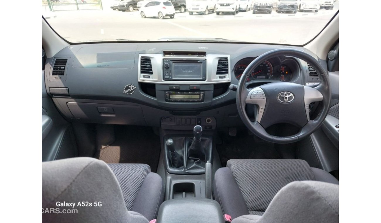 Toyota Hilux TOYOTA HILUX PIKUP SR5 2013 MODEL 3.0 DIESEL MANUAL 5-SPEED FLOOR SHIFT RIGHT HAND